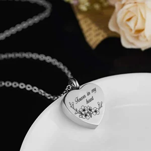 collier urne coeur