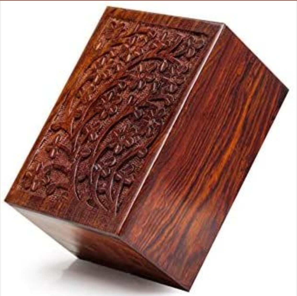 Urne travaillée rectangulaire en bois