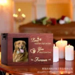 Urne chien en bois pour cendres avec photo brune acajou